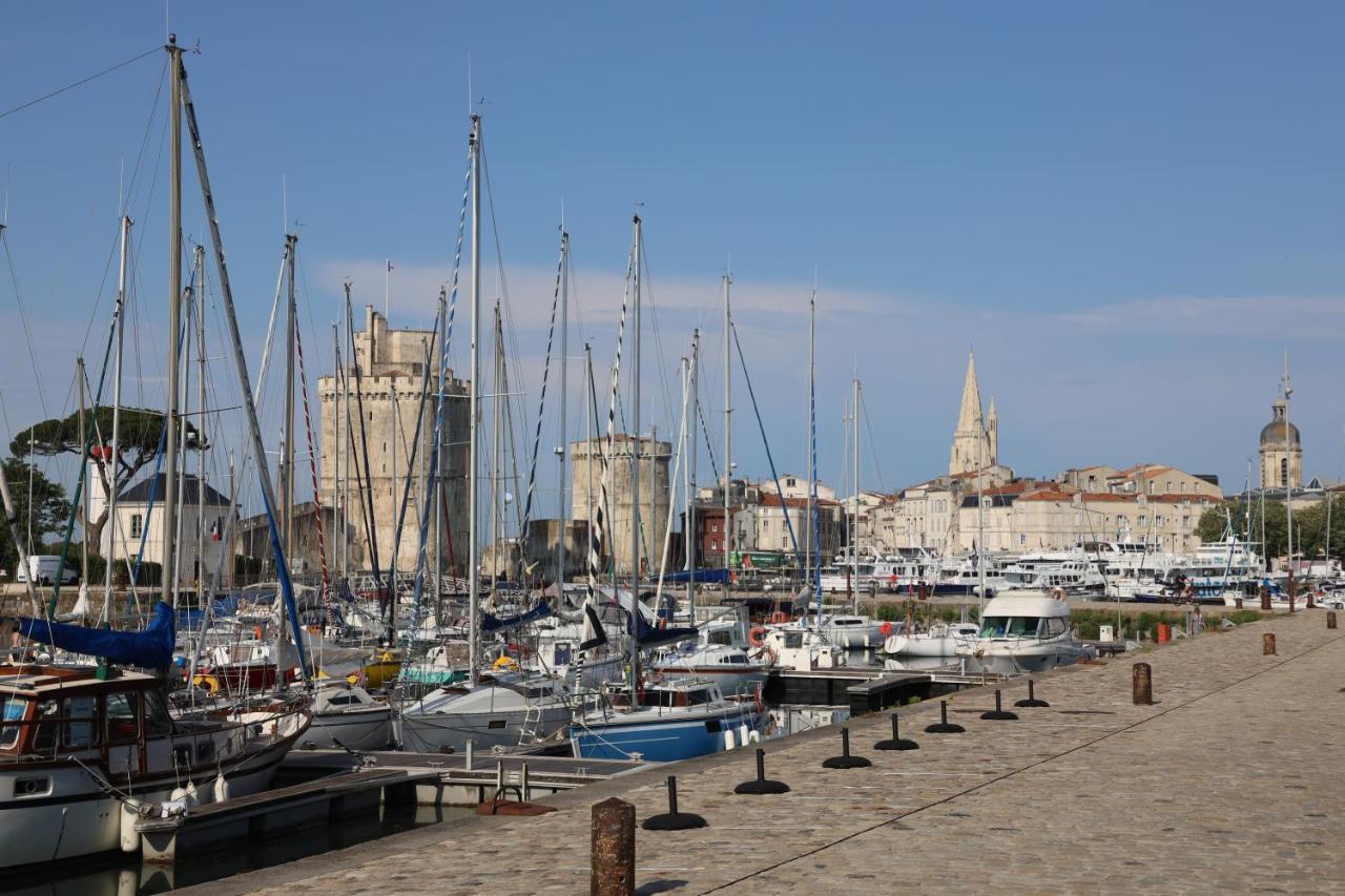 Un Hotel Sur Le Port La Rochelle  Exterior photo