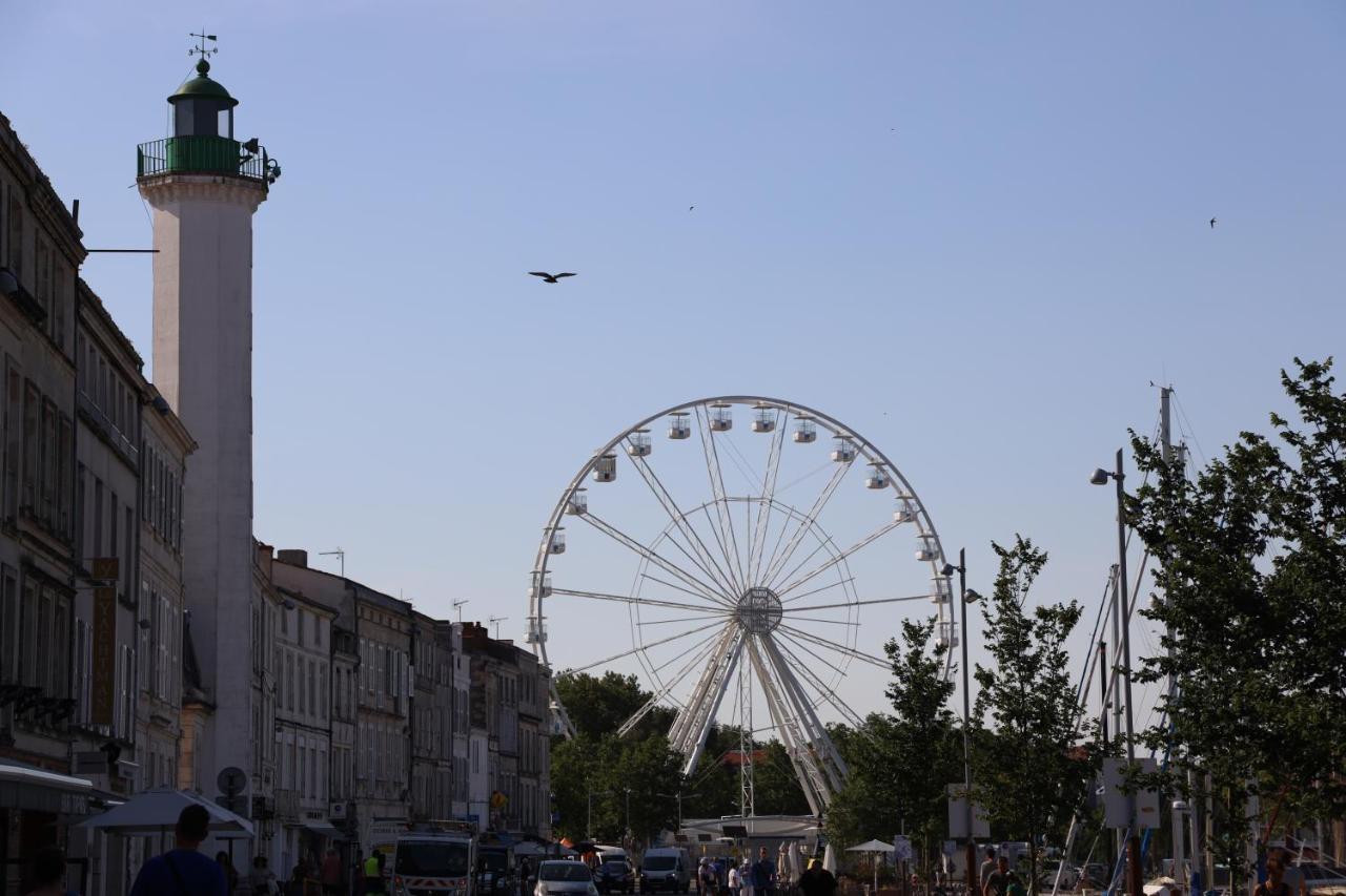 Un Hotel Sur Le Port La Rochelle  Exterior photo