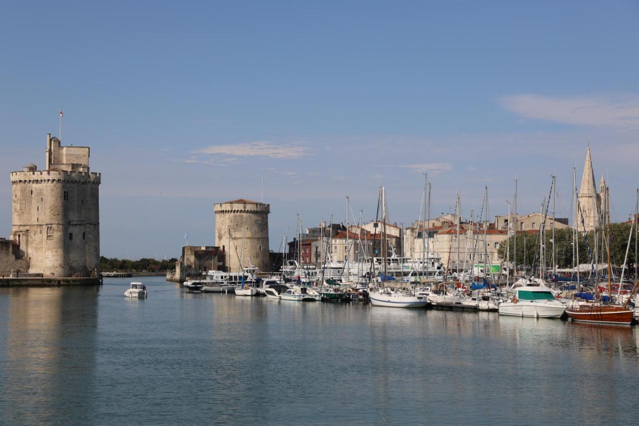 Un Hotel Sur Le Port La Rochelle  Exterior photo