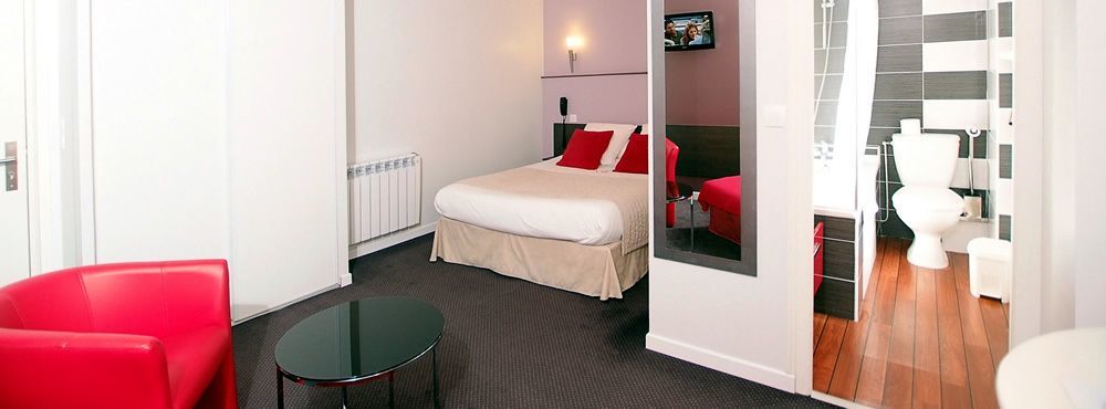 Un Hotel Sur Le Port La Rochelle  Exterior photo